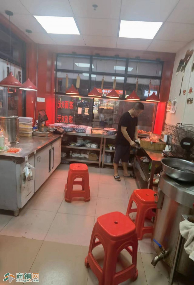 W捡漏咯、周围是学校、店铺旁边有个广场、住宅区人流偏多图3