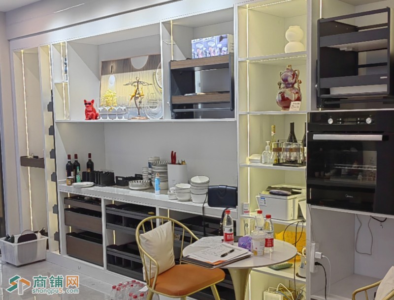 新区成熟商业综合体70平厨房用品店铺，诚心转让。图3