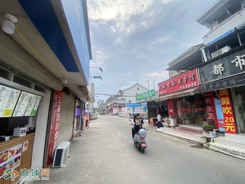 易铺推荐  木渎30平特色小吃店  人流稳定 接手可以做，临街店铺  人流密集图3