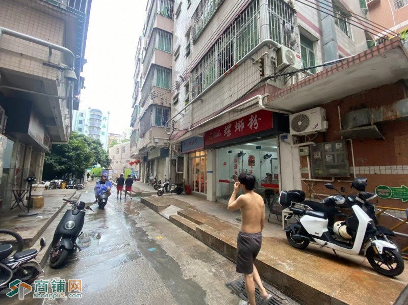 W南山区南山村螺蛳粉转让！！图3