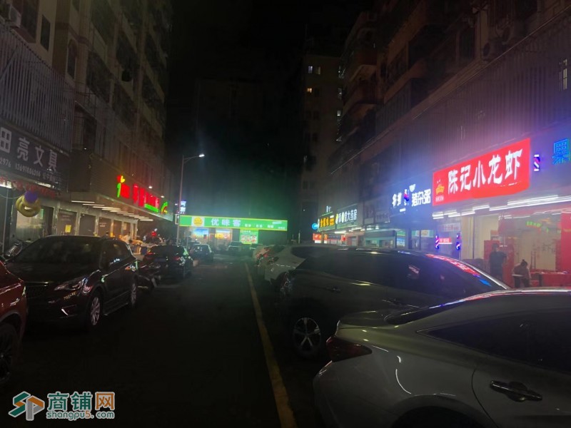 W龙岗区长发新村大型城中村夜宵店转让（可外摆）图3