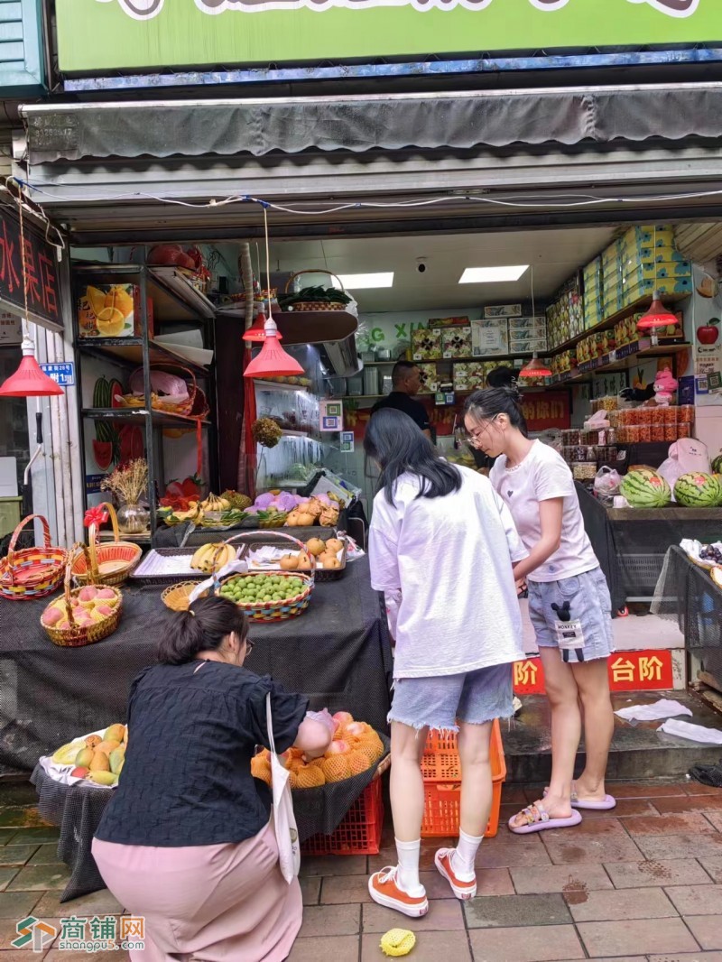 W成华区小区门口水果店个人原因旺铺整体转让图2