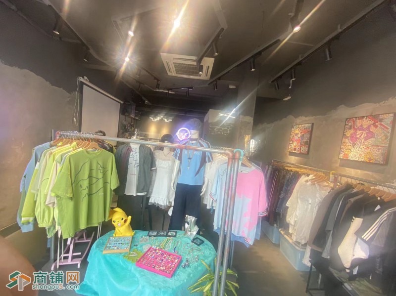 易铺推荐  姑苏网红街区60平品牌服装店转让  接手即可营业（3天成功转让）图2