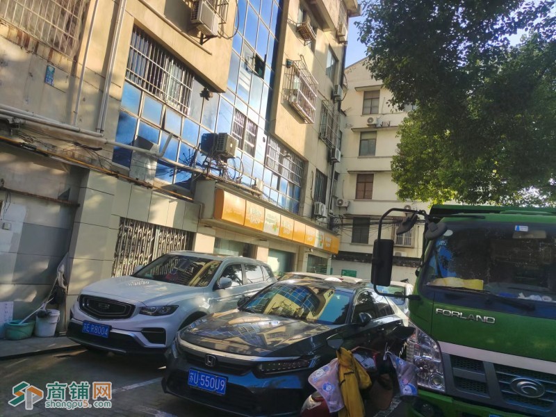 商铺网推荐切果达38平本店位于，姑苏区类门图3