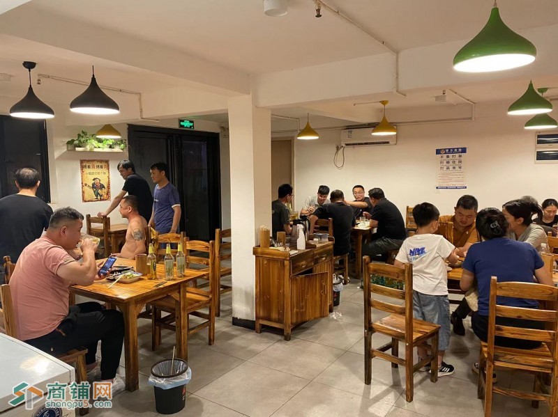 W宝安经营十年老店餐饮店整体优价转让图3