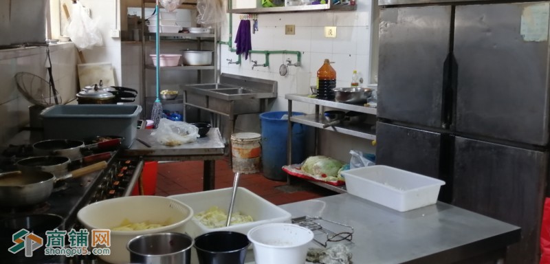新区CBD美食档口转让，周围高端写字楼林立。图2