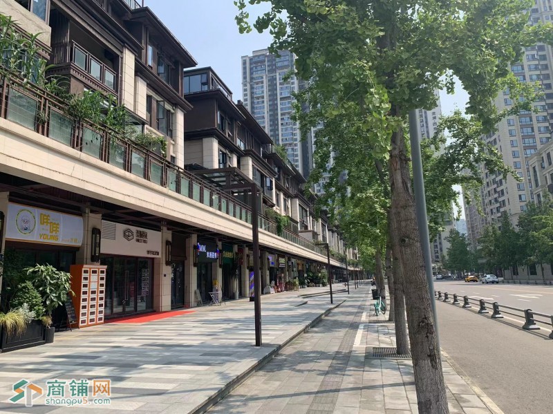 W茶店子高端万人小区盈利旺铺低价转让图3
