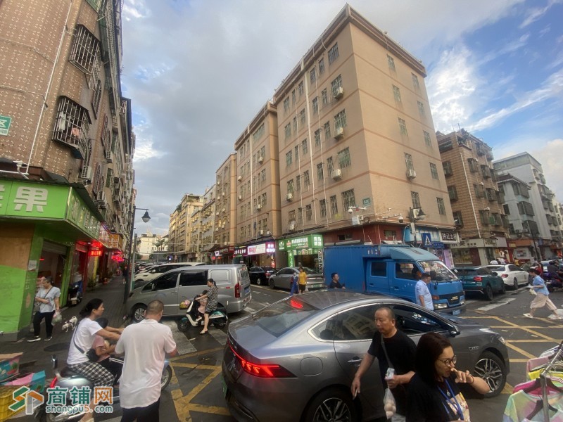 W龙岗区上水花园螺蛳粉转让！！图2