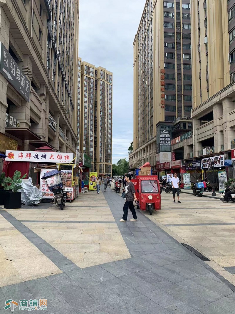 W成华区金科中心面馆证件齐全 低房租旺铺转让图2