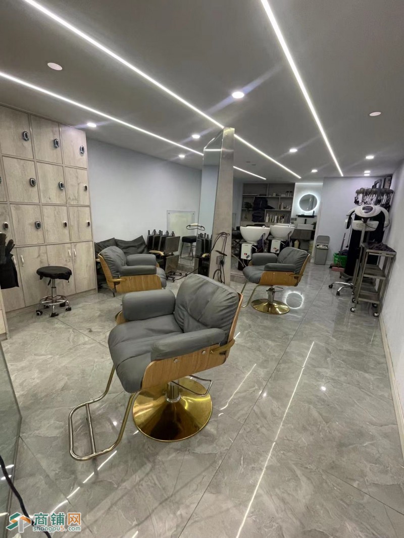 W成华小区口临街美发店整体低价转让图3