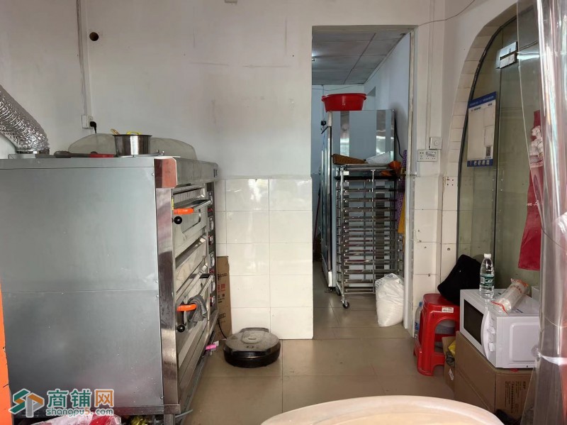 W布吉长龙布李路农贸市场店面转让图2