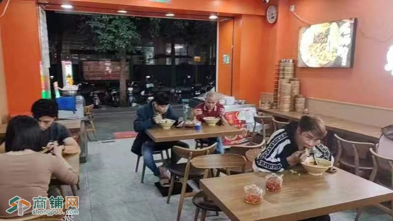 w布吉京南路螺蛳粉店转让图2