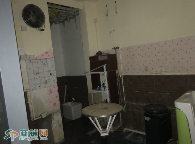 龙华保利天街45平方空铺招租图3