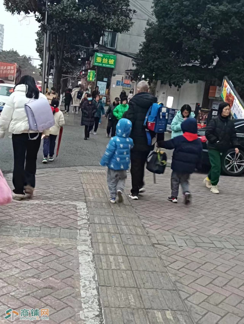 W转让 人流量超大小区门口蛋糕店低价转让图2