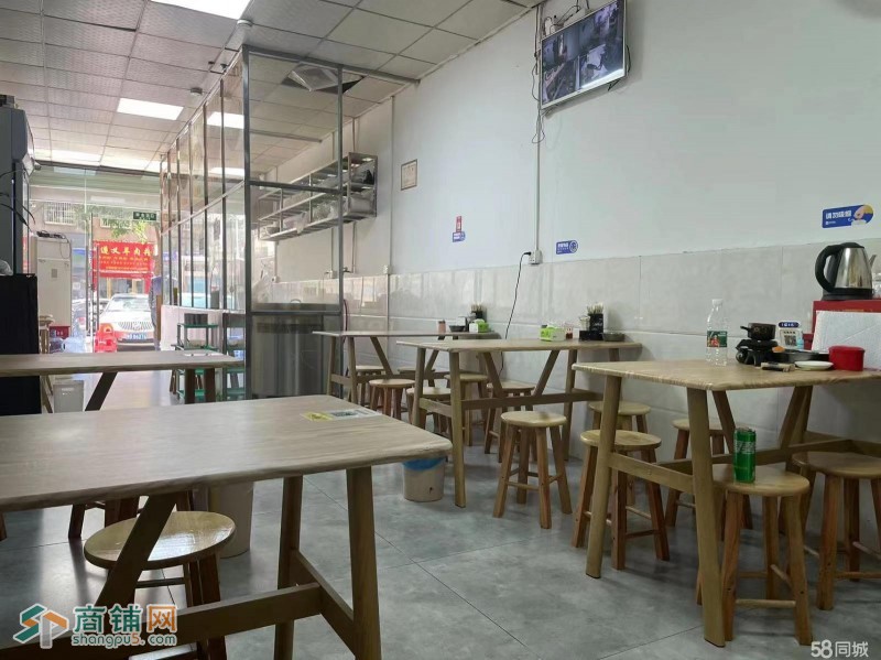 W宝安经营十年老店餐饮店整体优价转让图3