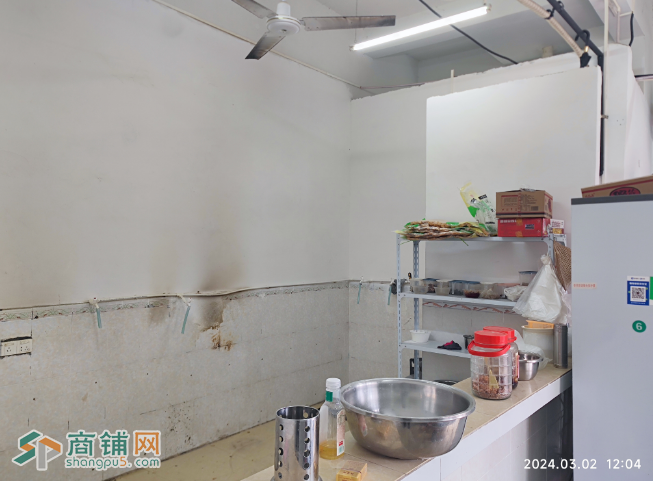 龙华观澜50平餐饮店转让图2
