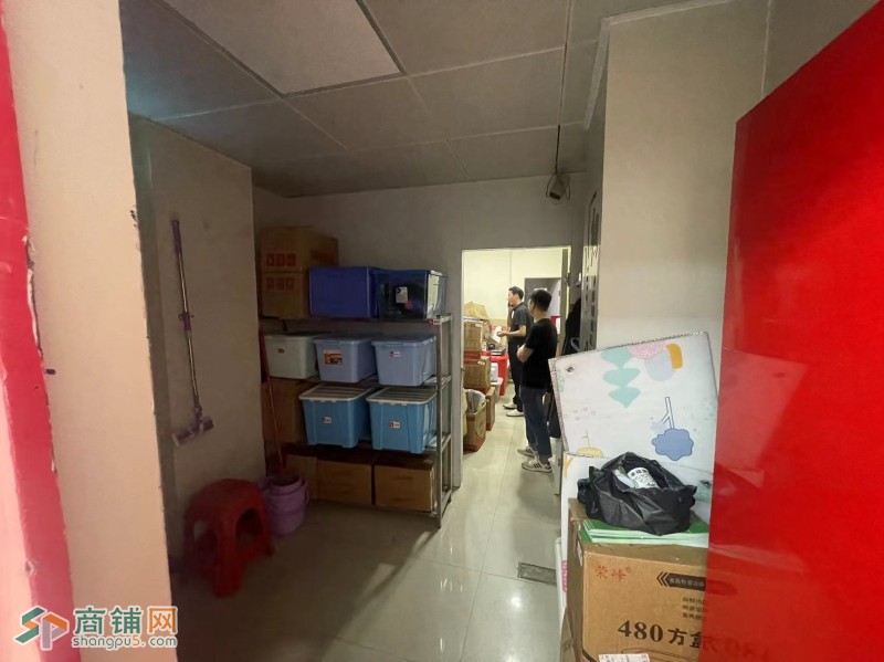 宝安区万丰社区村口商铺图3