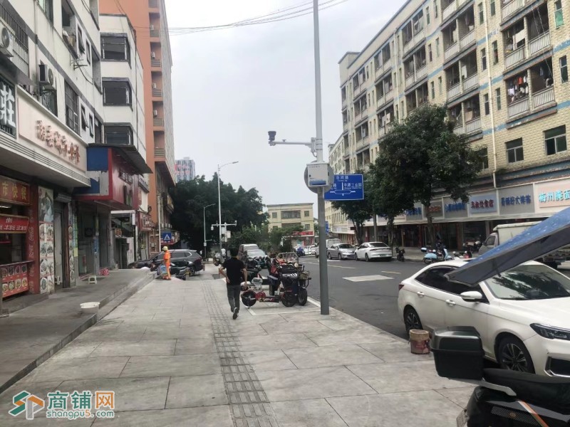 W龙华区繁华商圈（工厂包围）旺铺快餐店转让图3