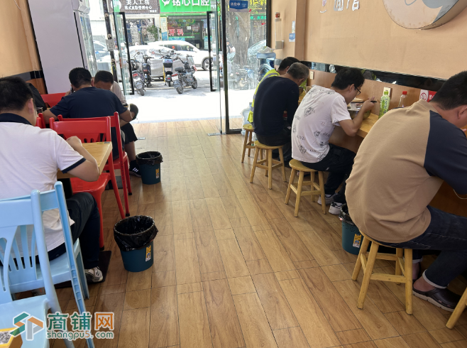 南山西丽餐饮一条街粉面店转让图3