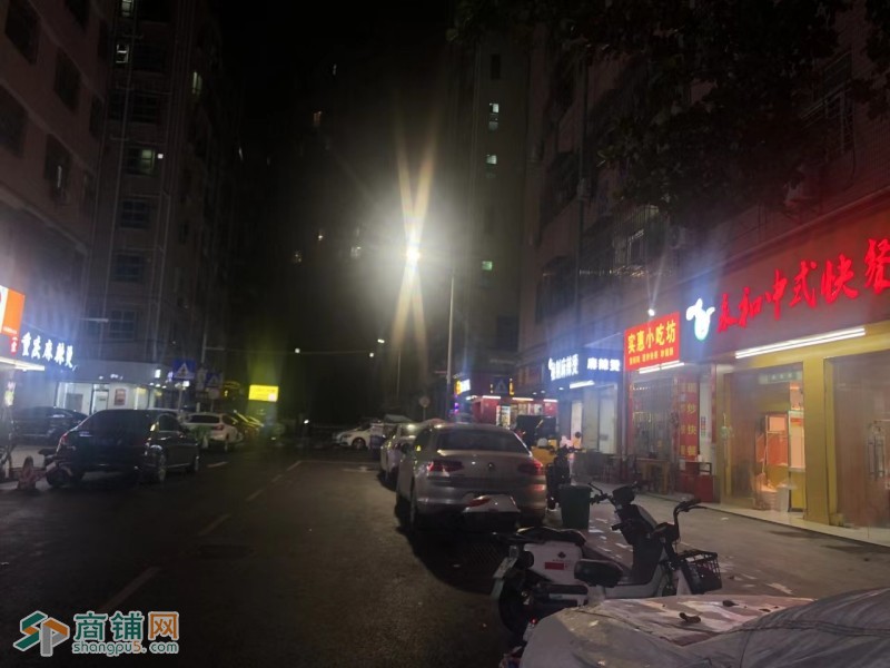 W龙岗区五和地铁口村口快餐店转让图3