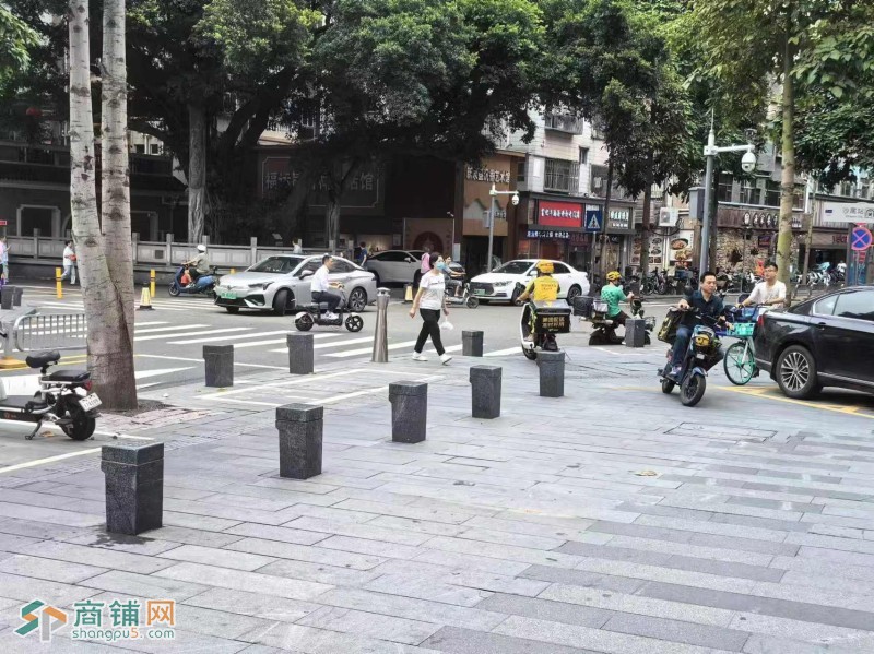 w福田新洲九街28平小吃店图3