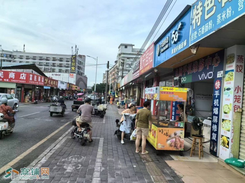 w龙岗商业步行街小吃图2