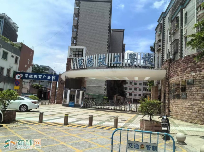w龙华观澜108平店铺转让图2