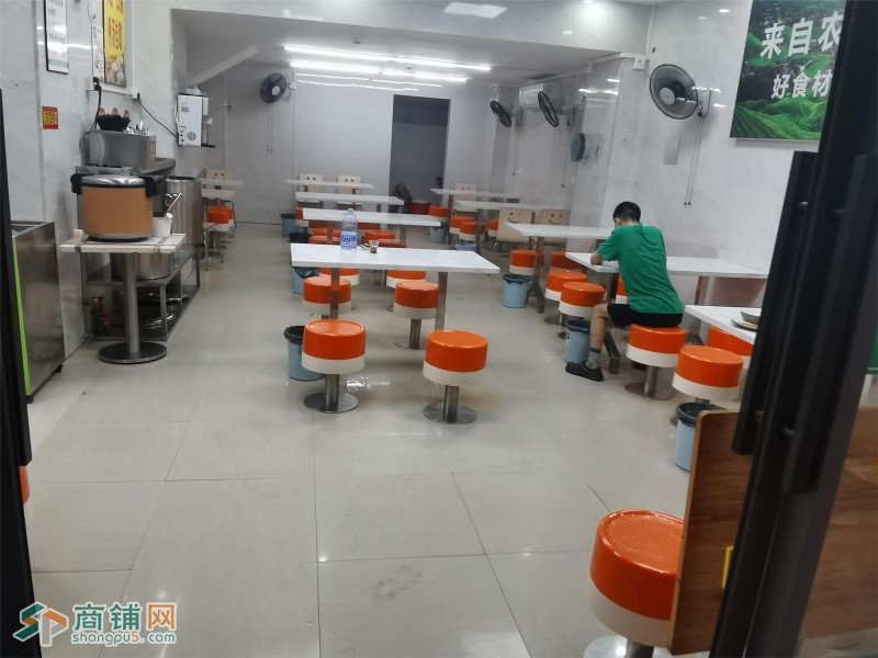 龙华城中村餐饮店图2