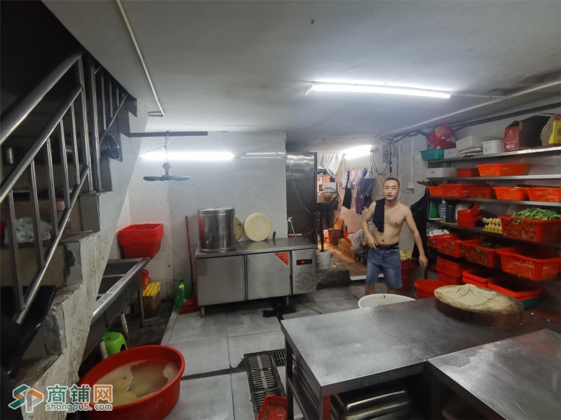 龙华城中村餐饮店图3