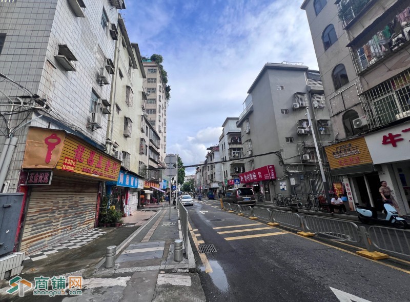 布吉街道莲花路百花一街龙昌五金店旺铺转让W图2