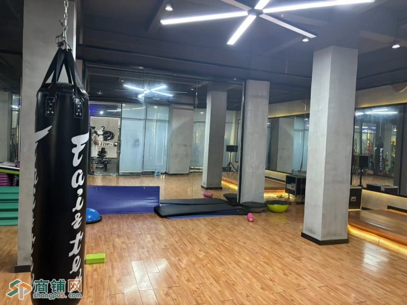 宝安区新桥街道万丰社区健身房旺铺转让W图2
