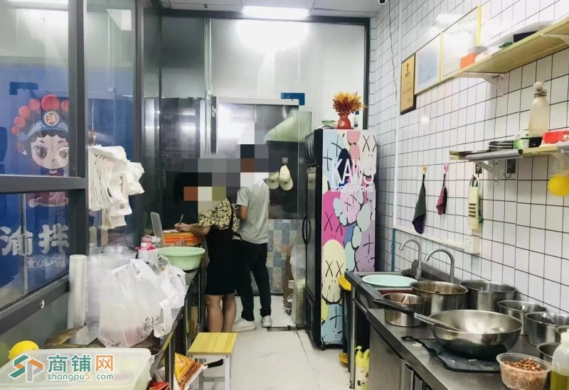 W光明渝拌川重庆凉拌菜地铁口旺铺转让图3