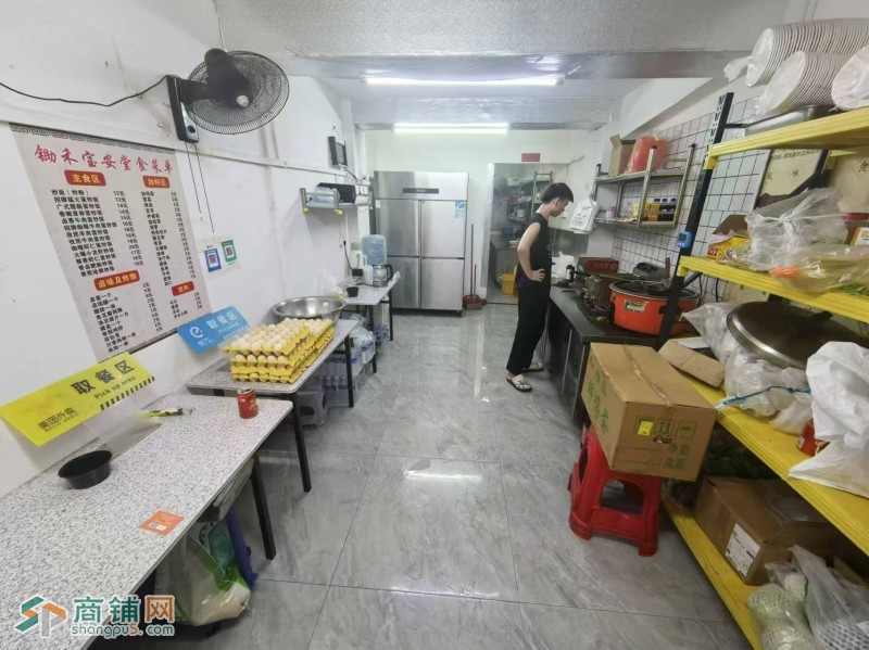 w宝安石岩45平高质量外卖店图3