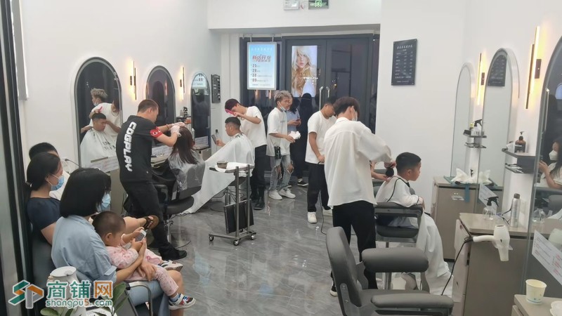 W宝安美发店整体优价转让图3
