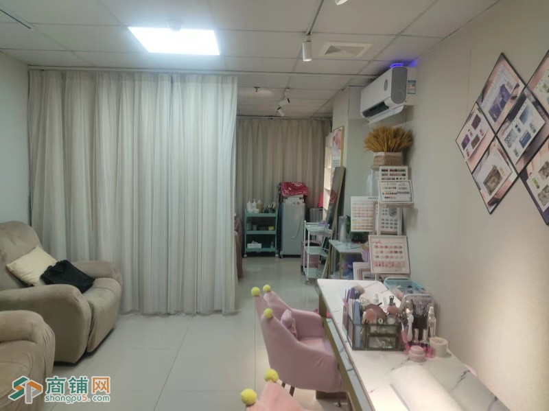 W 宝安区坪洲地铁站美业工作室转让图2