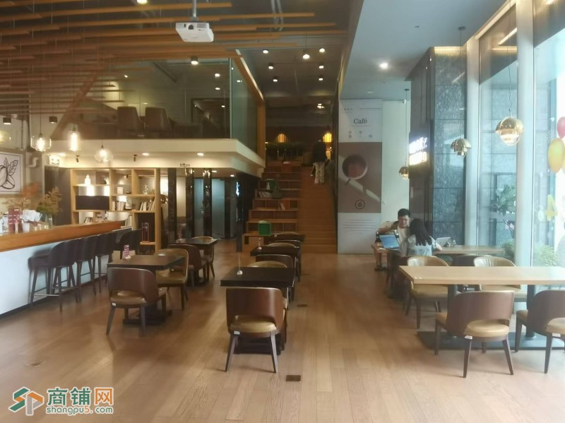 W龙华区星河WORLD旺铺咖啡店转让图3