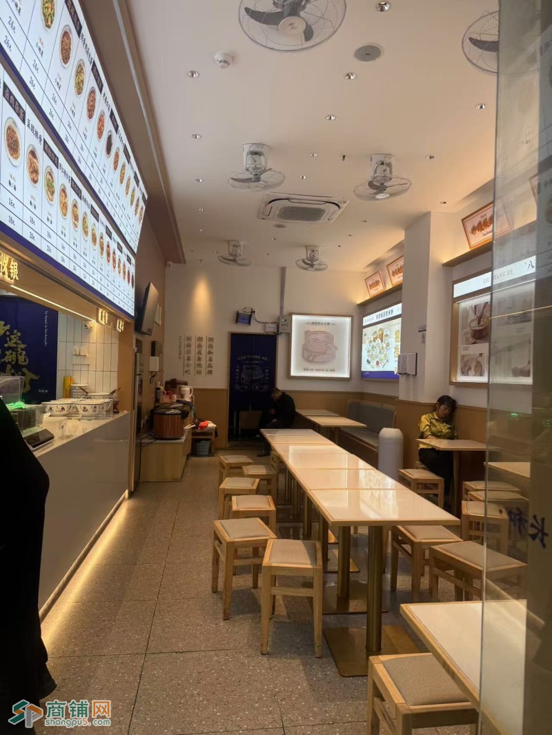 W宝安餐饮店整体优价转让图3