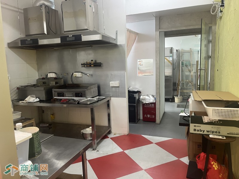 W宝安区新安街道临街旺铺快餐店转让图3
