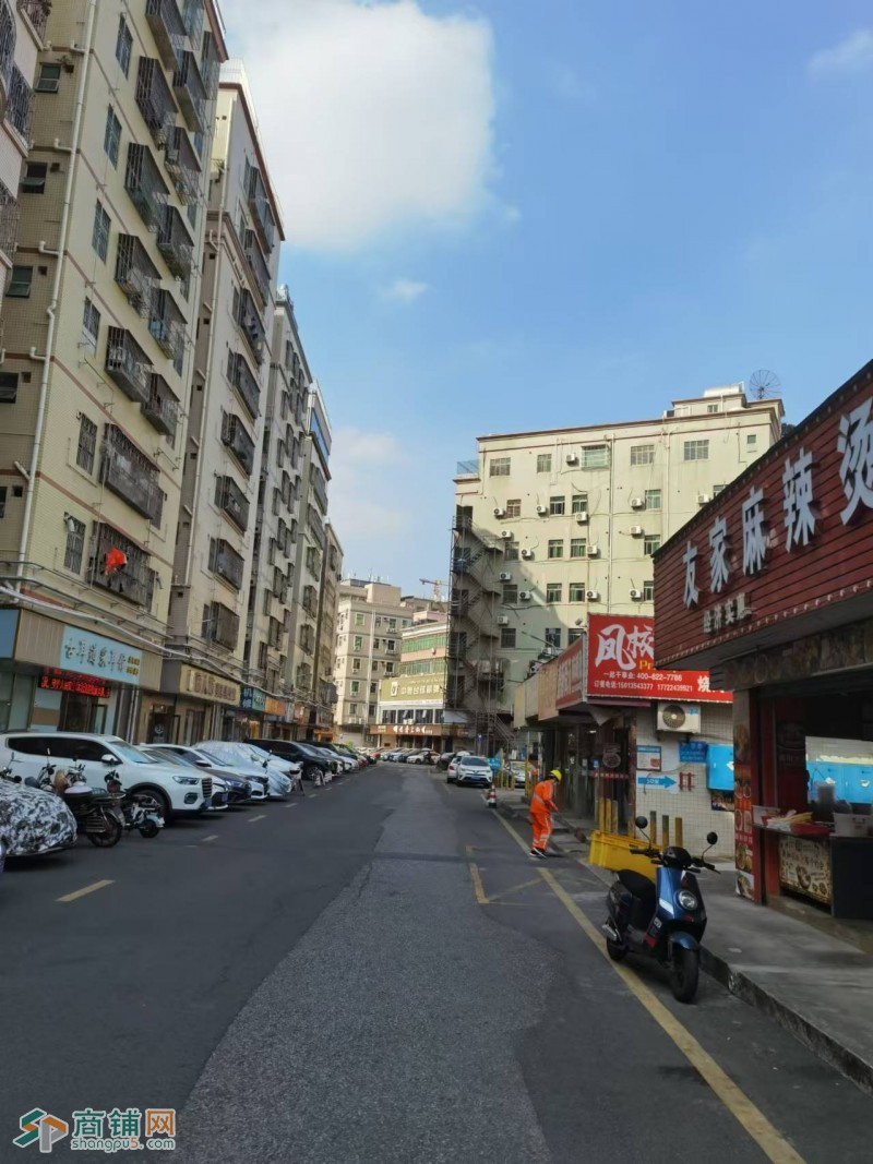 w光明70平麻辣烫转让图3