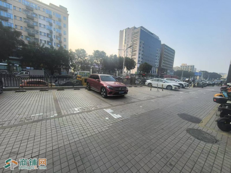 w宝安697平餐饮可分租租金面议图2