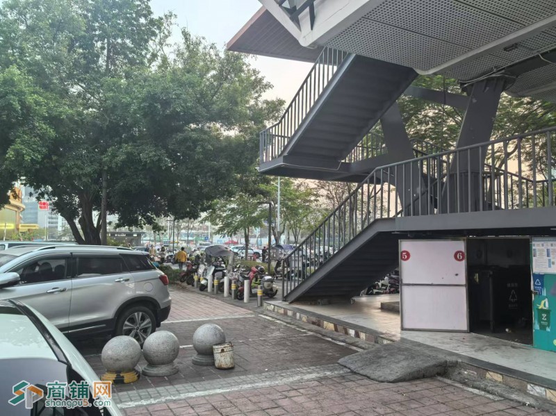 w宝安西乡桃源地铁口310平餐饮图3