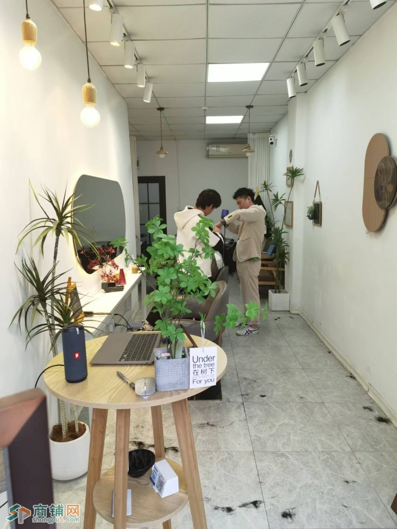 W龙岗区临街商铺图2