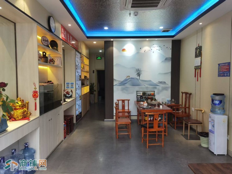 W龙华临街美容店图2