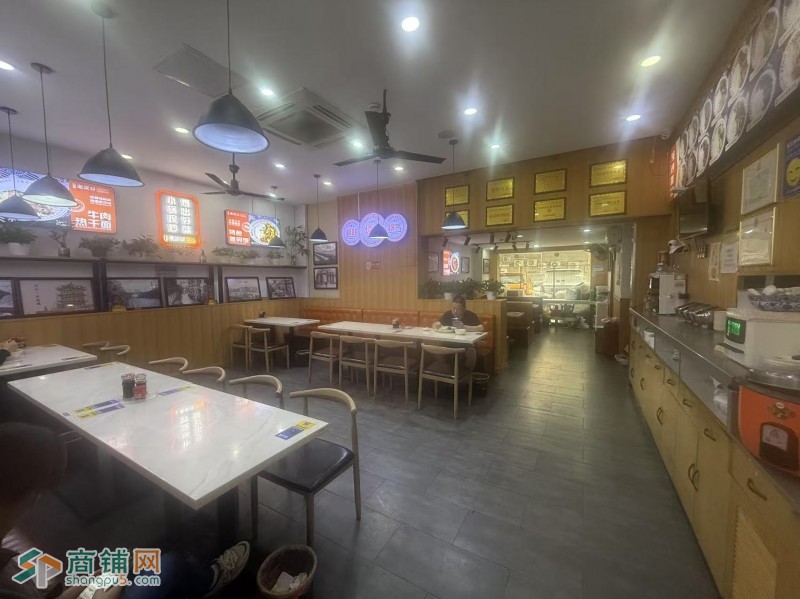 W宝安餐饮店整体优价转让图2