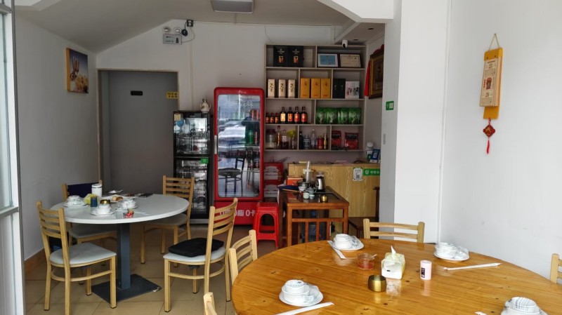 W龙岗区牛仔园新村旺铺餐饮店转让图3