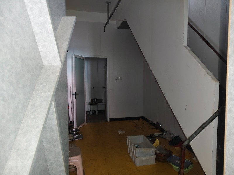 编号2518新华区国富市场附近东泰花园底商低价转让图5