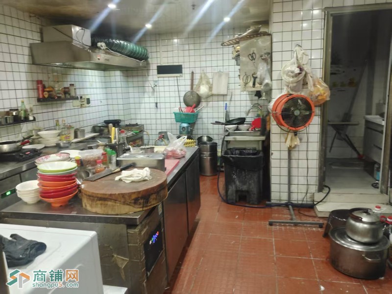 W龙岗区平湖融湖中心城一期常思面饺王旺铺转让图4