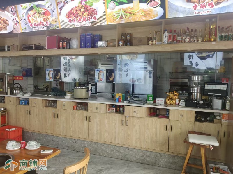 W龙岗坂田岗头地铁口一家东北铁锅炖东北菜烧烤餐饮店转让图2