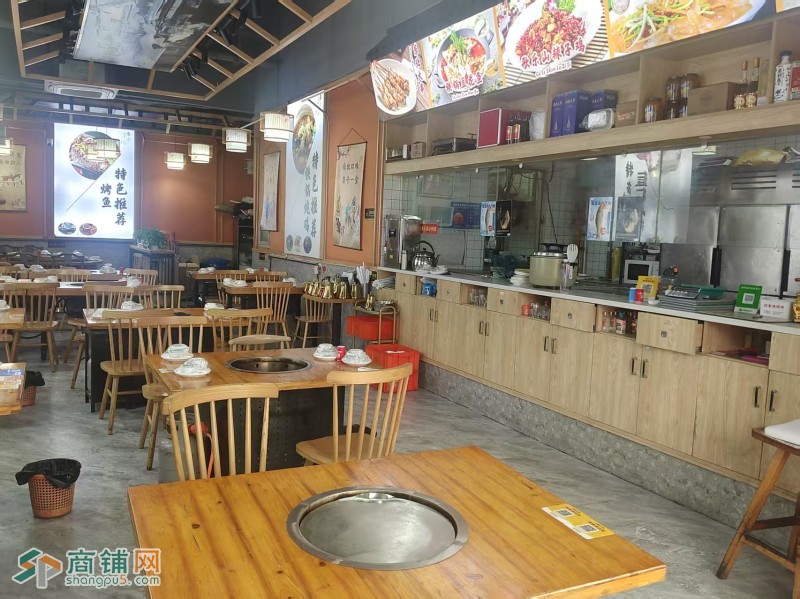W龙岗坂田岗头地铁口一家东北铁锅炖东北菜烧烤餐饮店转让图3
