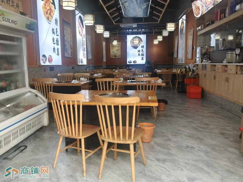 W龙岗坂田岗头地铁口一家东北铁锅炖东北菜烧烤餐饮店转让图4